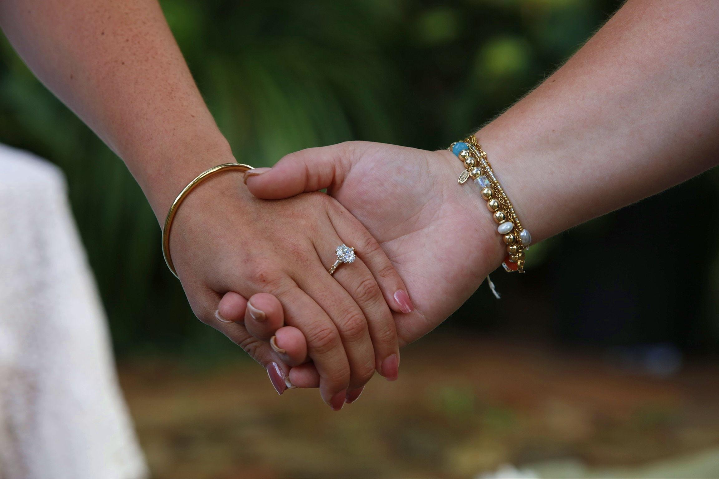 The Wedding Website of Gabrielle Costa and Kaitelan Coveny