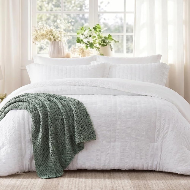 Quataly White Comforter Oversized Queen,3PCS Seersucker Lightweight Bed Set for All Season,1 Elegant Comforter (98"x98") and 2 Soft Pillowcases (20"x30")