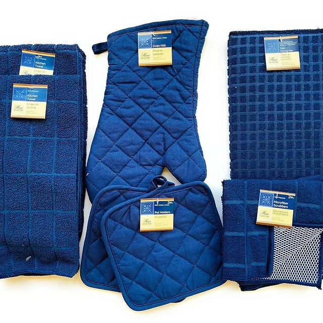 Home Collection 8 Piece Towel Set - 2 Towels - 2 Pot Holders -1 Oven Mitt -2 Scrubber Dish Cloths - 1 Dish Drying Matt (Navy Blue)