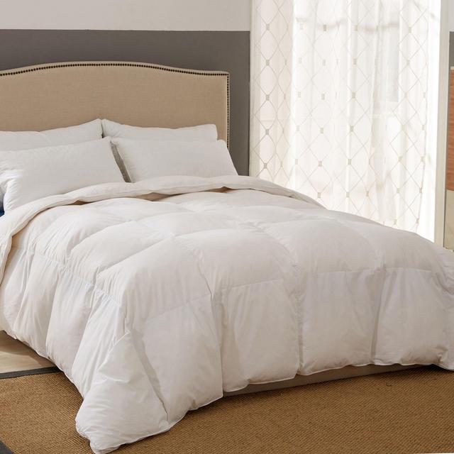 All Season White Goose Down and Down Alternative Gusseted Full/Queen Comforter