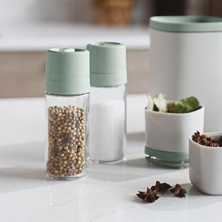 Leo Balance Covered Grinder and Shaker Set