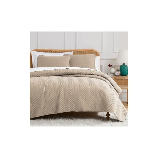 Southshore Fine Living Inc Oversized Chevron 3-Piece Quilt Set Soft Sand King/California King