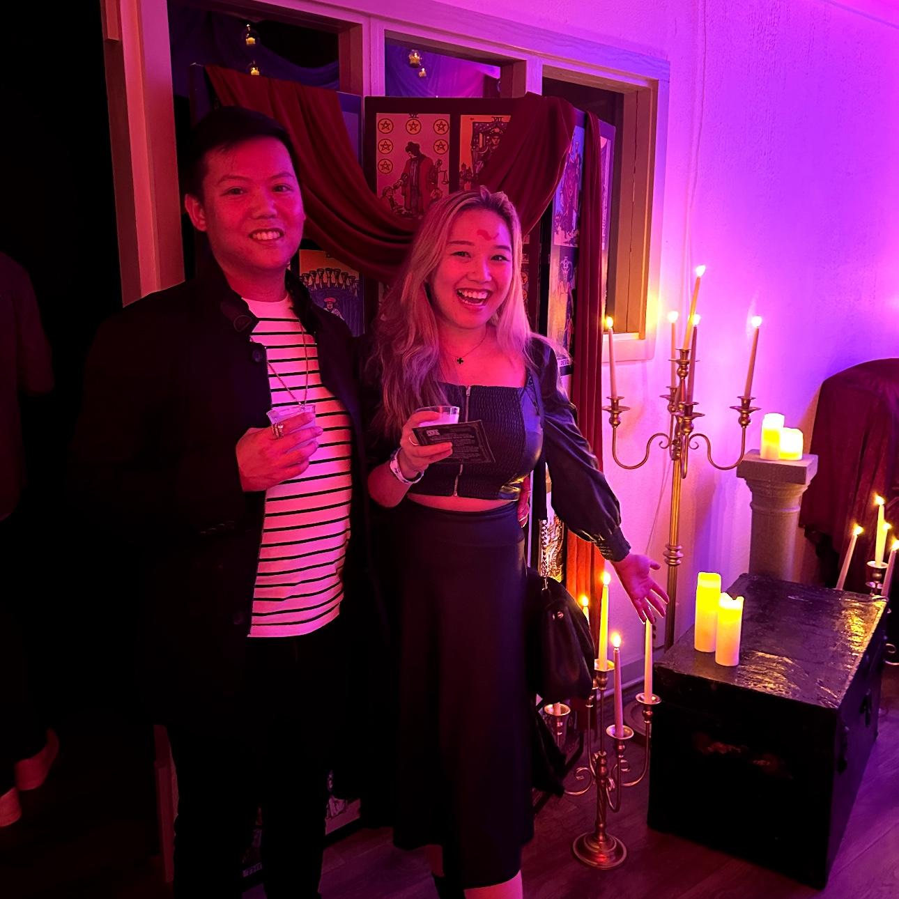10/11/24 - First SF House of Spirits — sipped spooky cocktails and met some friendly ghosts! 👻🍹

Lần đầu đến House of Spirits ở SF — thưởng thức cocktail ma quái và gặp những “hồn ma” thân thiện!
