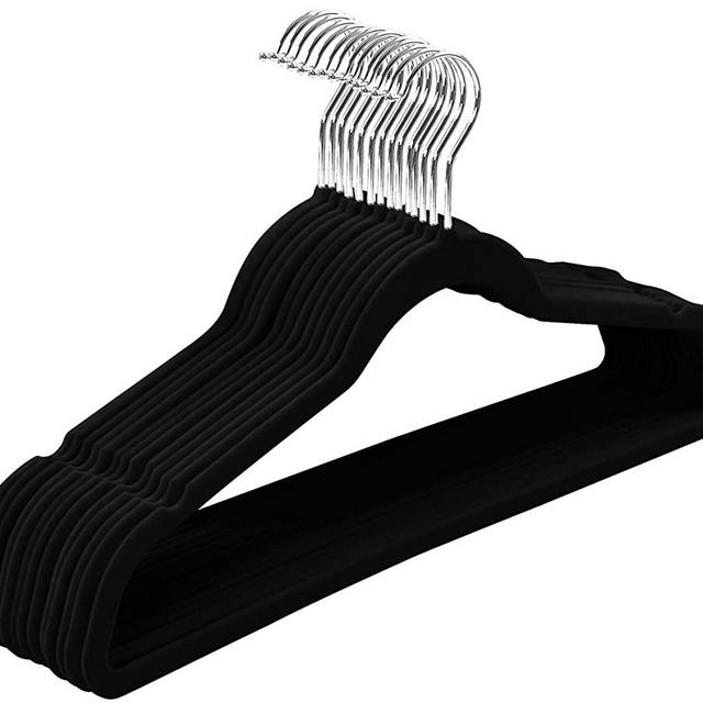 Utopia Home Premium Velvet Hangers 20 Pack - Non-Slip & Durable Clothes Hangers - Black Hangers with 360 Degree Rotatable Hook - Heavy Duty Coat Hangers