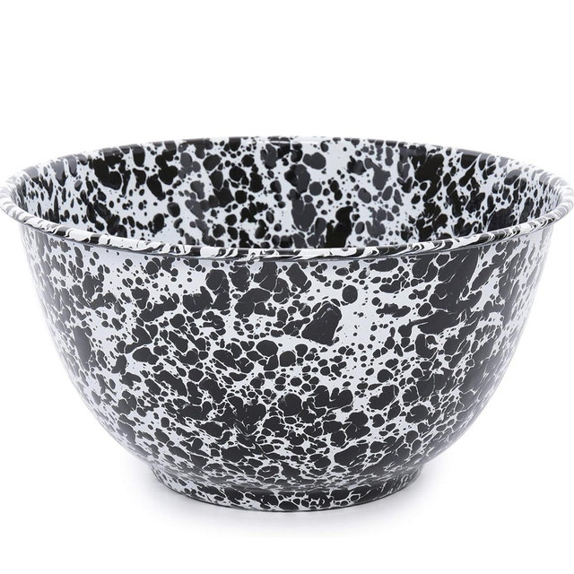 Crow Canyon Home Enamelware Salad Bowl, 5 quart, Black/White Splatter