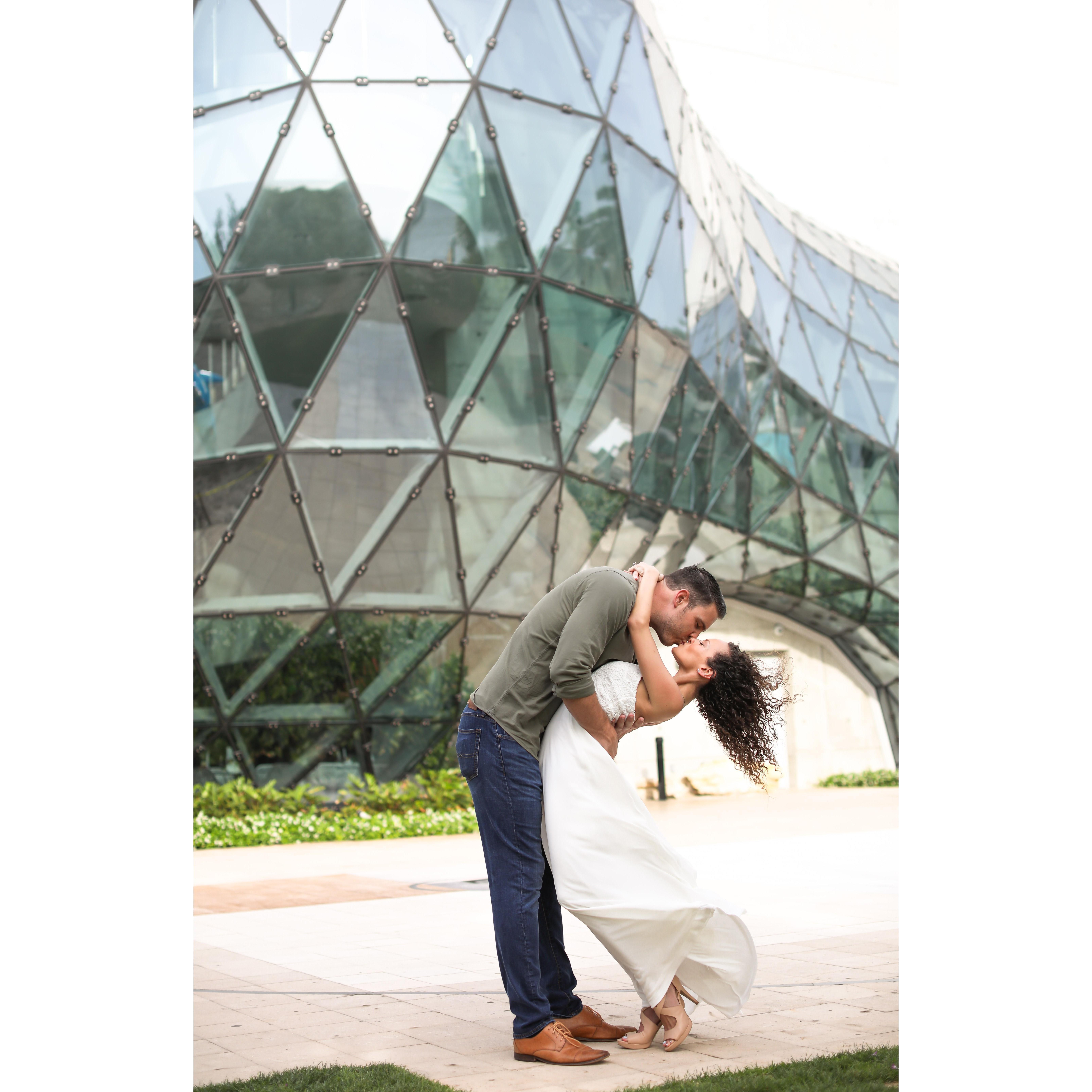 Engagement pictures in Downtown St. Petersburg