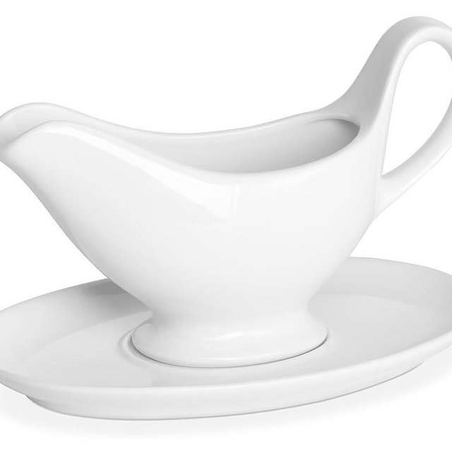 Yedio Gravy Boat with Saucer, 12 oz White Ceramic Gravy Boat, Boat and Tray for Turkey Beef Sauce, Salad Dressing, Creamer, Milk, Broth, Microwave Dishwasher Safe
