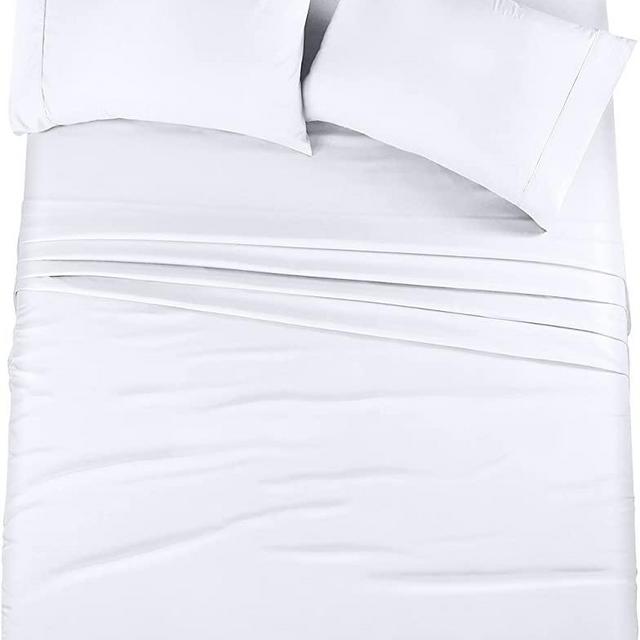 Utopia Bedding Bed Sheet Set - Brushed Microfiber 4 Piece Queen Bedding - Shrinkage & Fade Resistant - Soft Sheets - Easy Care (Queen, White)