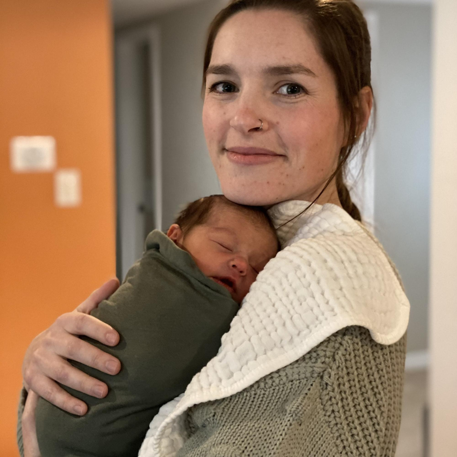 January 17, 2021, Avery was born. Jen was able to meet her after she came home from the hospital. Being an Auntie is Jen's favorite thing!