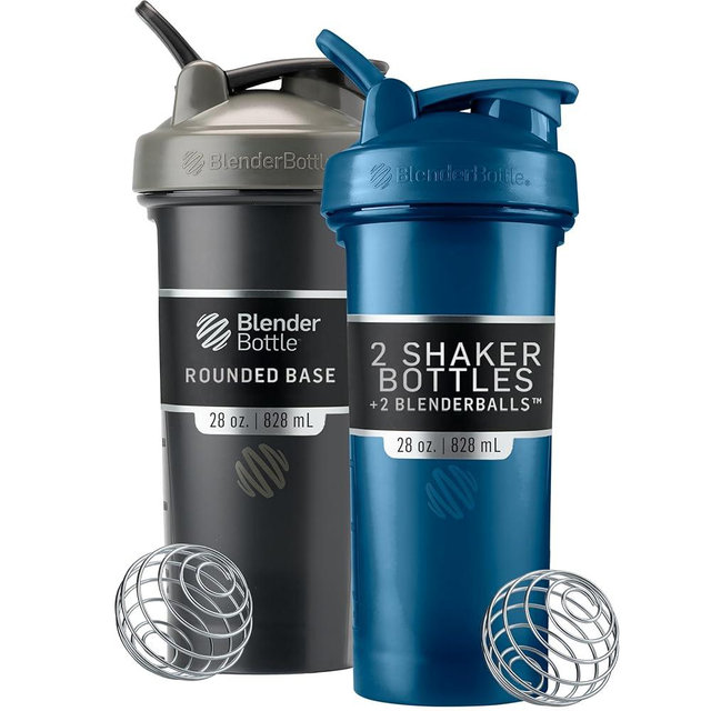 BlenderBottle Classic V2 Shaker Bottle Perfect for Protein Shakes and Pre Workout, 28-Ounce (2 Pack), Black and Navy