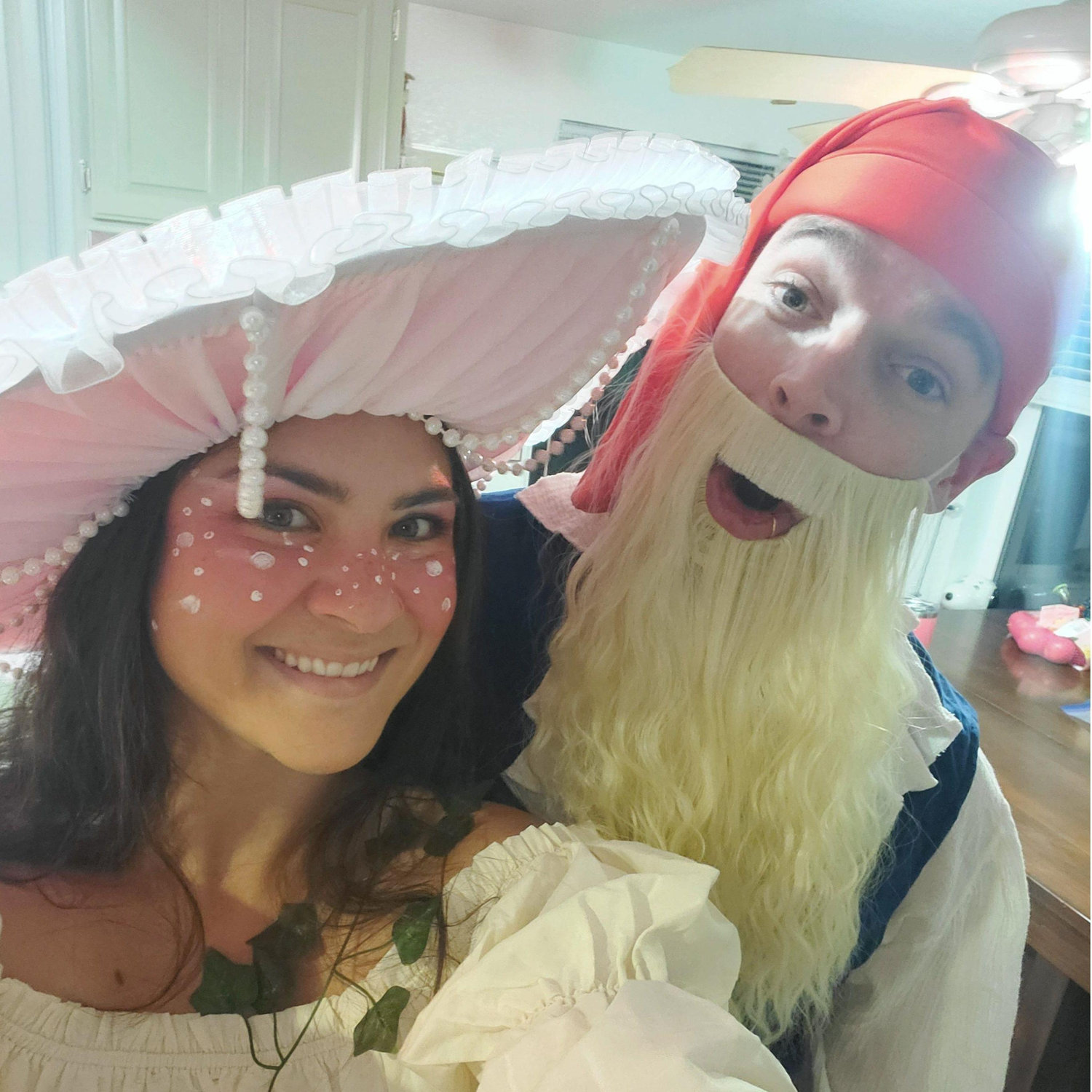 The costume's that won us "Most creative couple's costume" Halloween 2024. Garden gnome and mushroom.