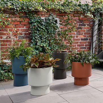 Bishop Indoor/Outdoor Pedestal Planters