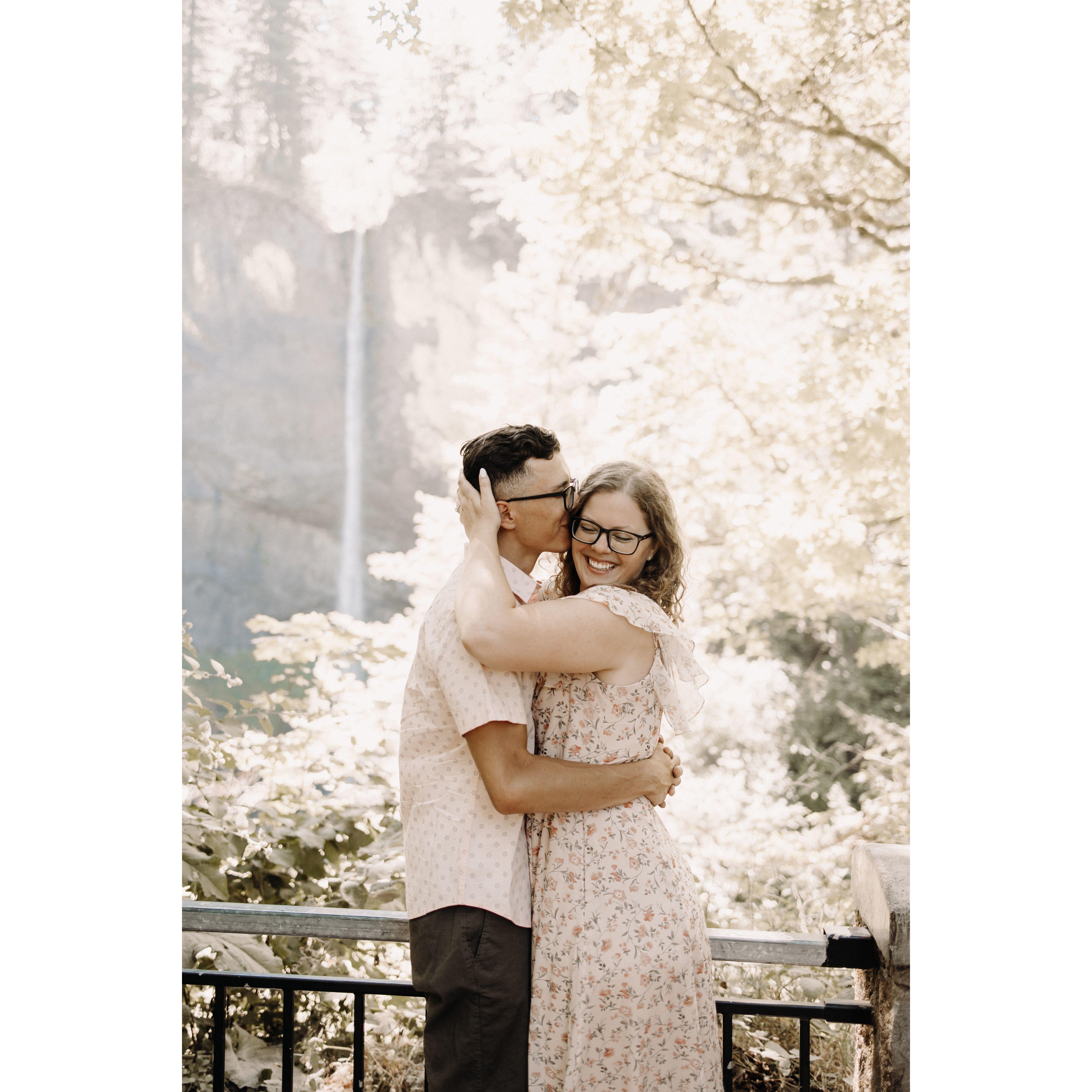 Engagement photos around Multnomah Falls- 2023