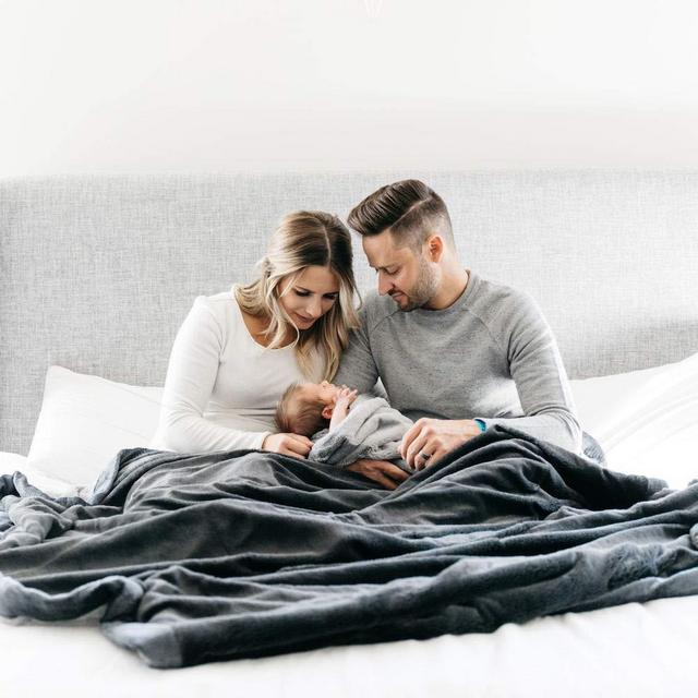 Saranoni Oversized Super Soft Comfy Lush 60" x 80" Adult Extra Large Blanket, (Charcoal)