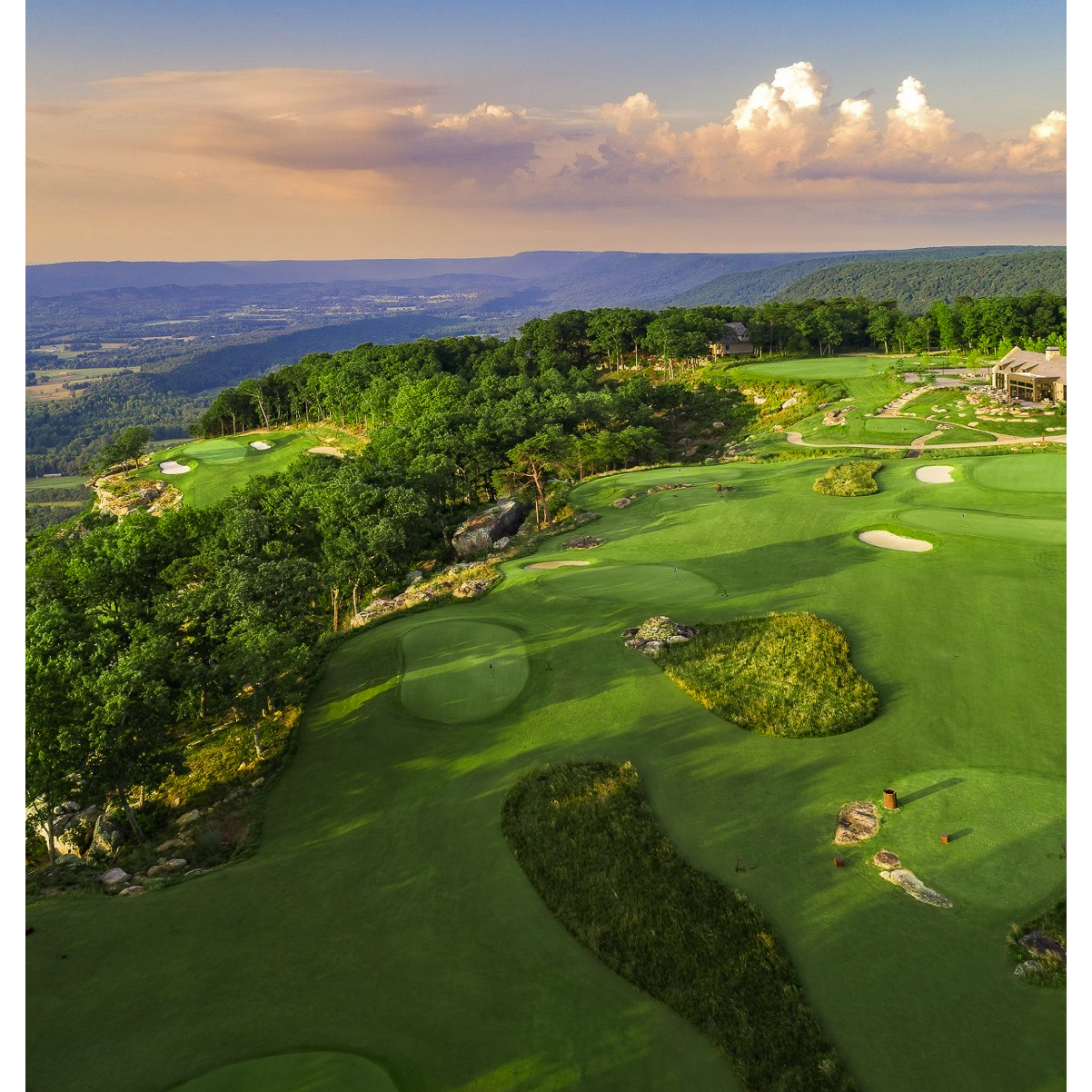 Play the Pitch and Putt Short course for free! (fill the form and reserve your golf day(s) in the attendance/lodging form)