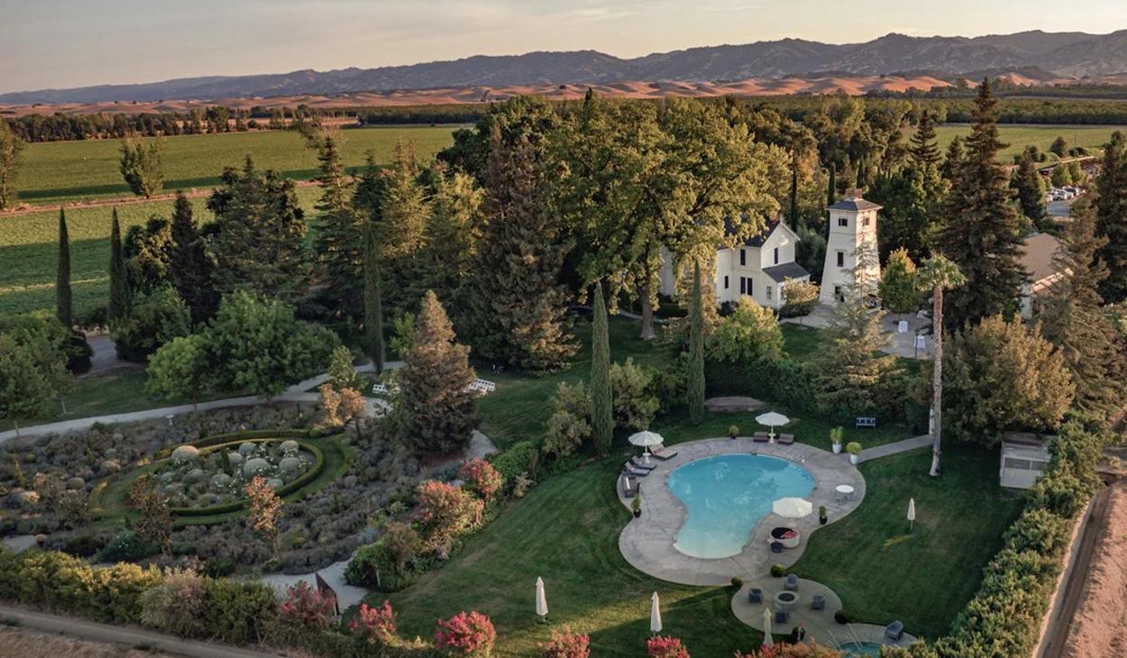 The Wedding Website of Halle Garcia and Jared Martin