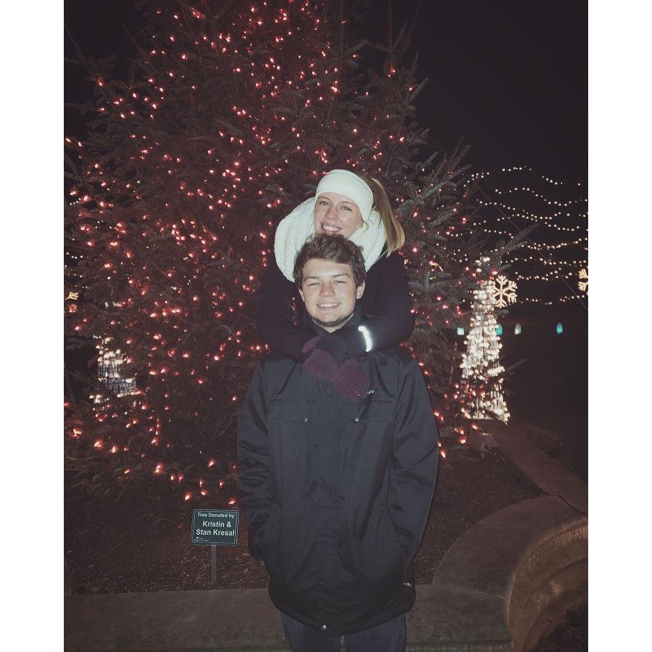 Family trip to see the Christmas lights in janesville before our first trip to Montana to visit Sami & Kevin!