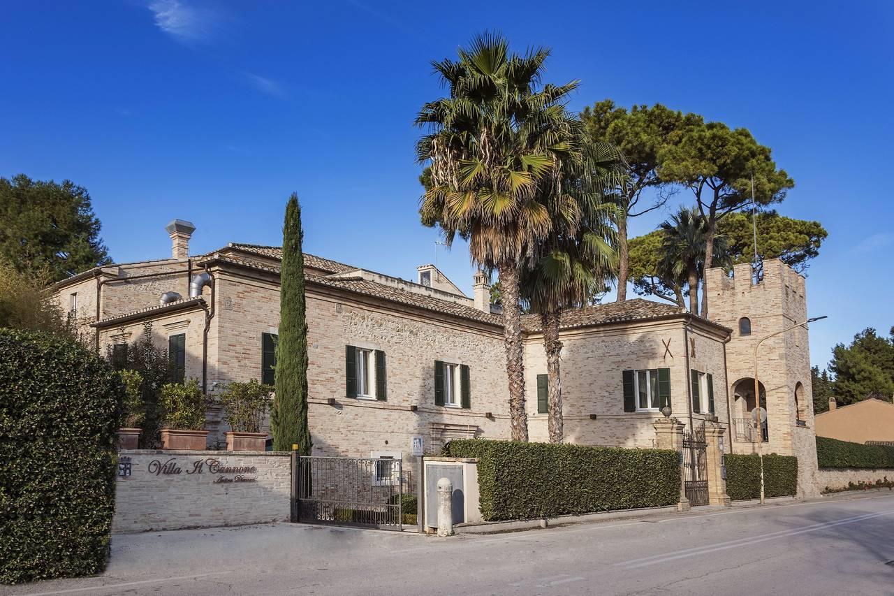 The Wedding Website of Keely Mitchell and Francesco Tacchetti