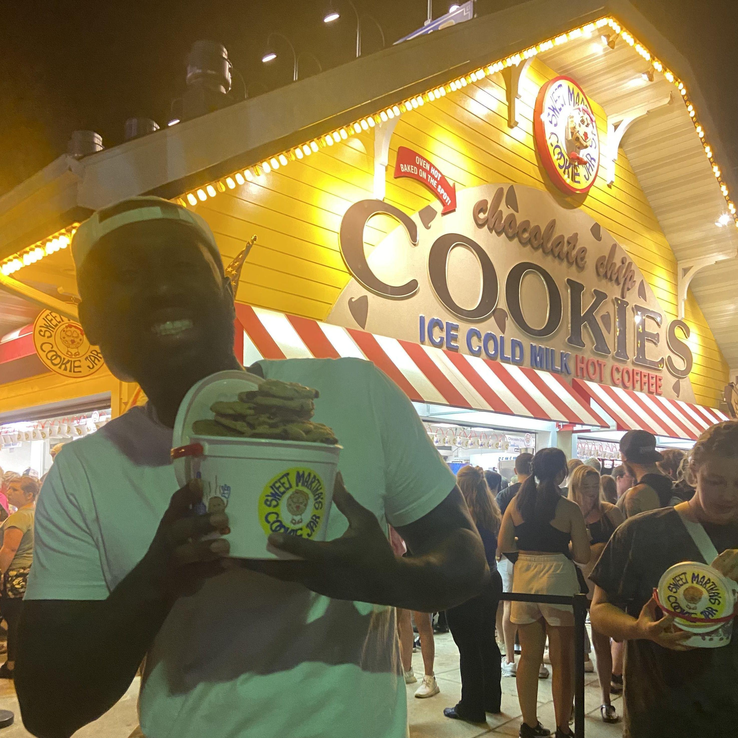 Maya & Dre are definitely fair goers. The MN state fair, also known as "great MN get together" is one of their favorite ways to close out the summer!