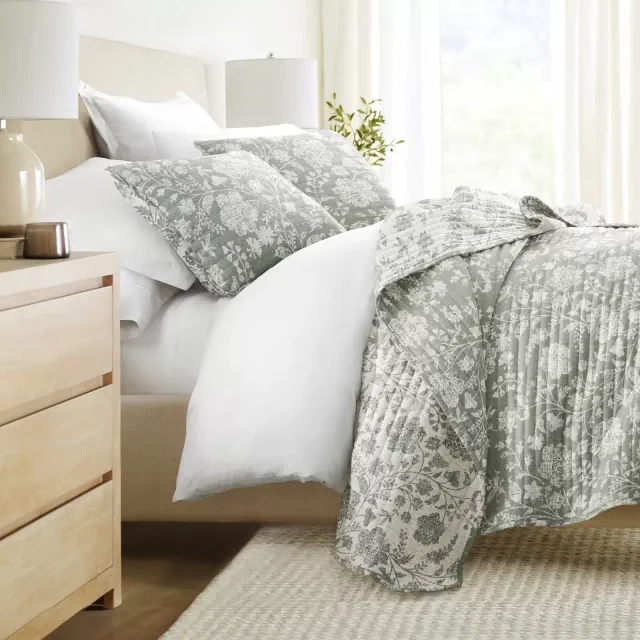 Super Soft Quilt Set – Lightweight All Season Coverlet in Textured Floral Design by Becky Cameron, Textured Floral Eucalyptus, King/California King