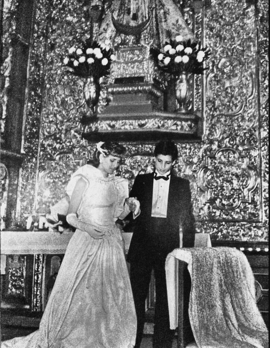 The Wedding Website of Astrid Gonzalez and Lauro Gonzalez