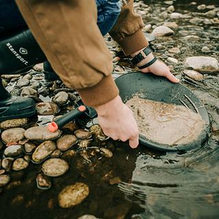 Yukon Deluxe Gold Panning Kit with Pick