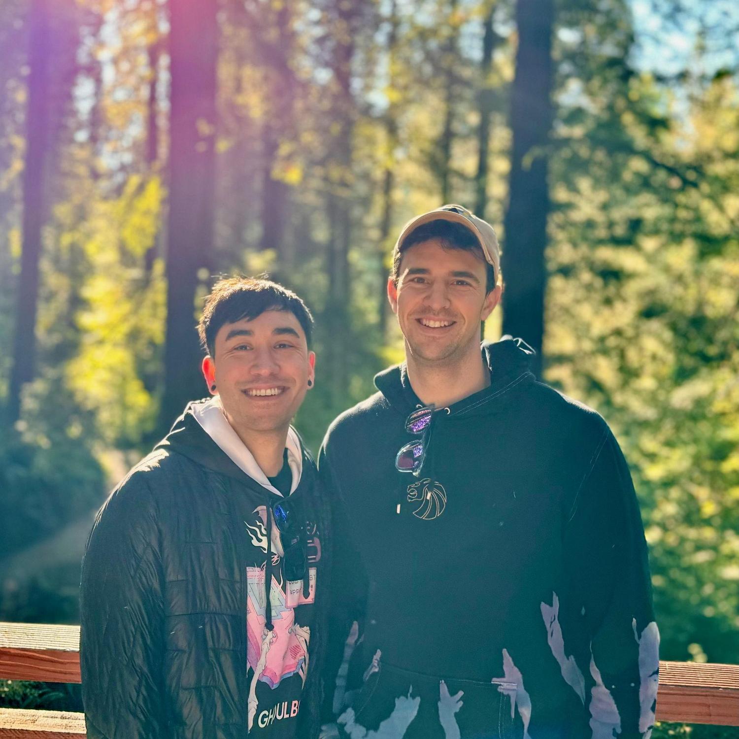 cheesin’ on the forest lookout at Portland’s Hoyt Arboretum 🌲