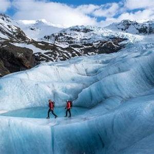 Glacier Walk in Columbus Ice Fields
