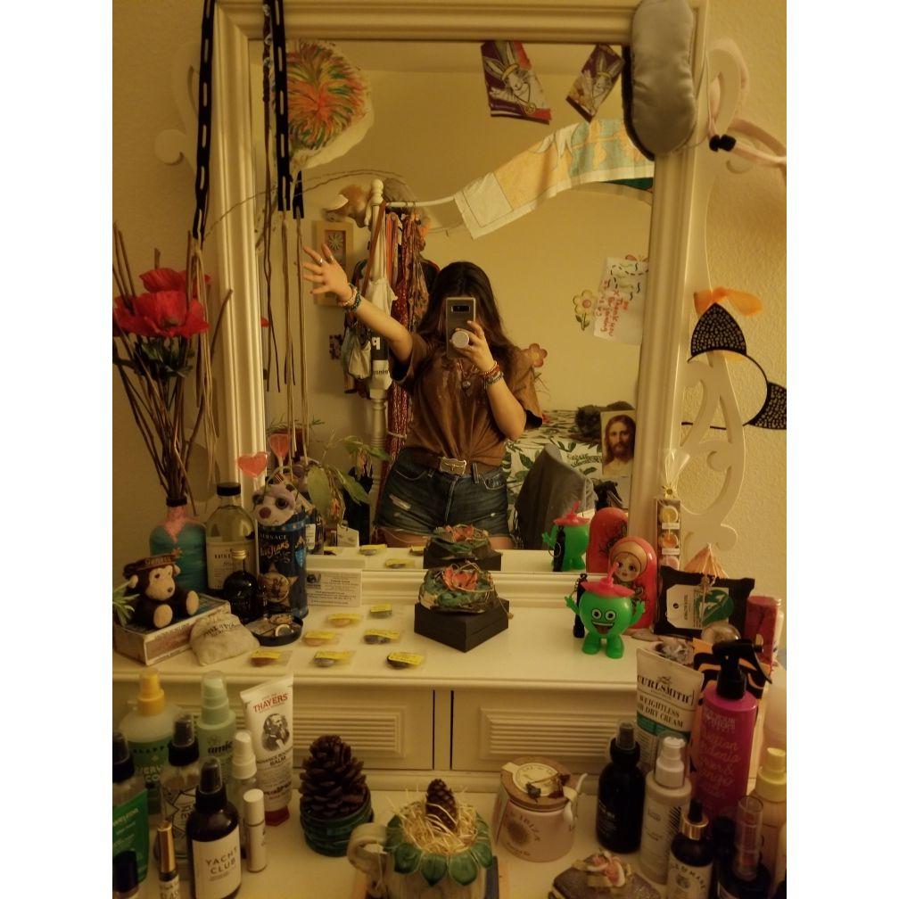 The first time Genesis introduced her fantabulous bedroom-sanctuary to Michael.