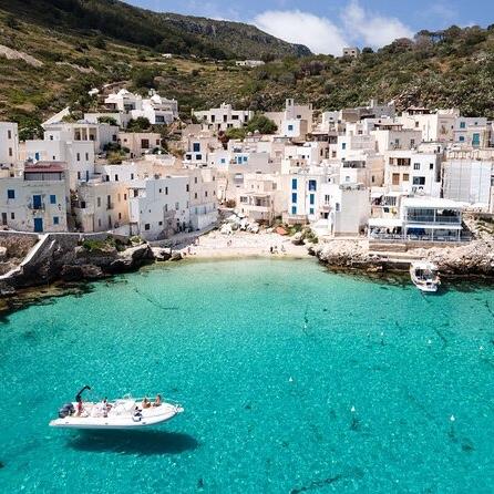 Honeymoon boat excursion