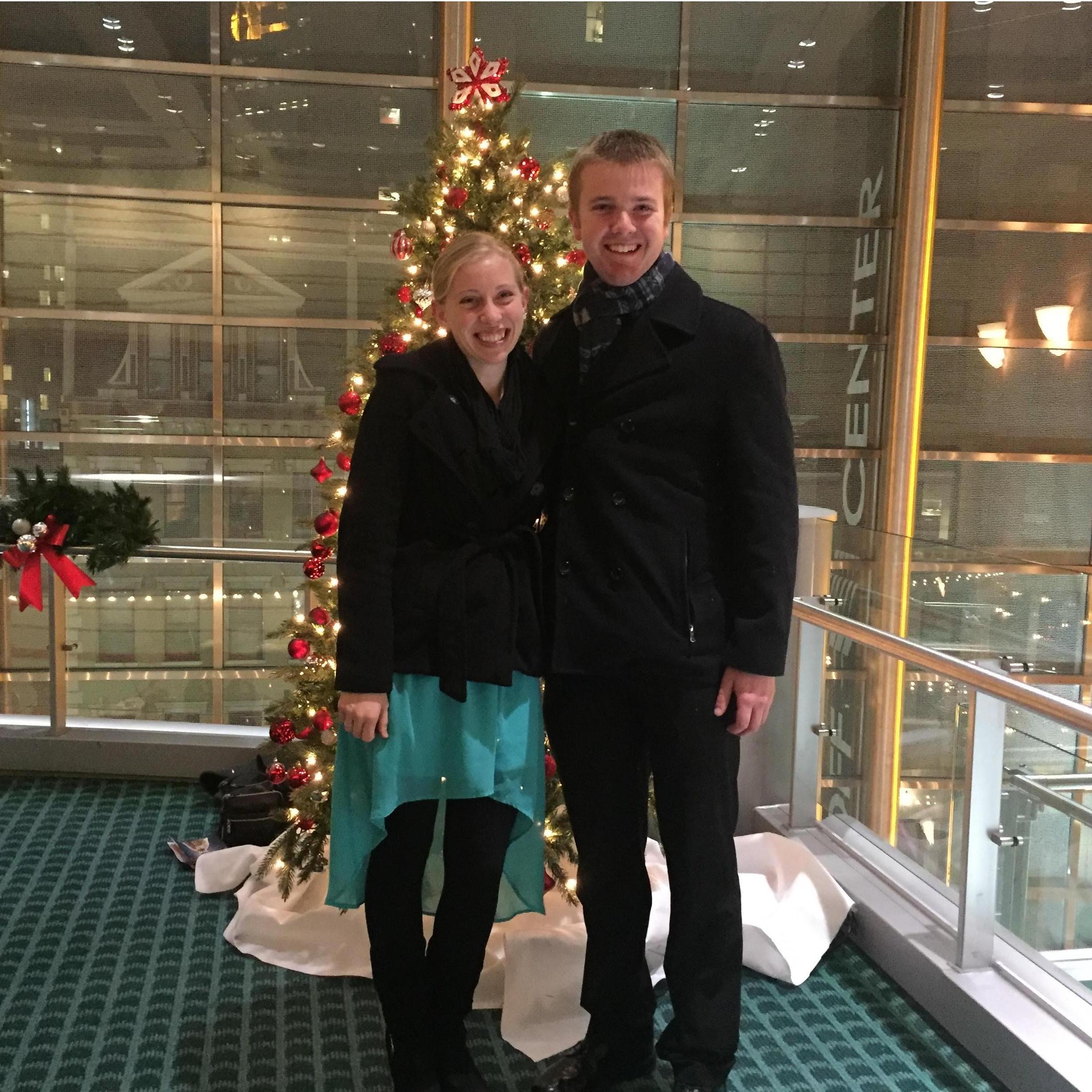 December 2016, Justin surprised Laura by taking her to the Cincinnati ballet's rendition of the Nutcracker.