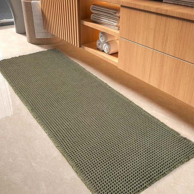 tchdio Waffle Bath Mat-Runner Rug, Super Absorbent Non Slip Bath Mats for Bathroom Runner Rug Machine Washable Long Bathroom Rugs with Tassels, Bath Rugs for Bathroom Floor Beside Tub, 2' x 5', Green