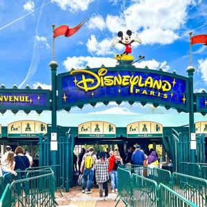 2 Tickets to Disneyland Paris