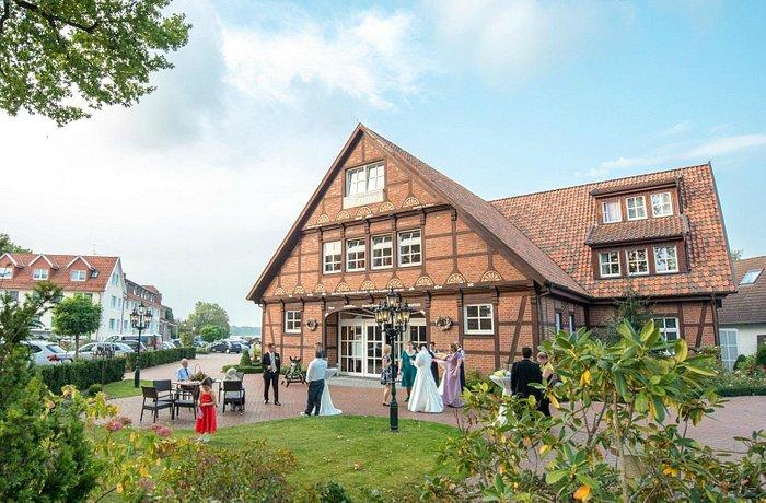The Wedding Website of Muna Adem and Helge Marahrens