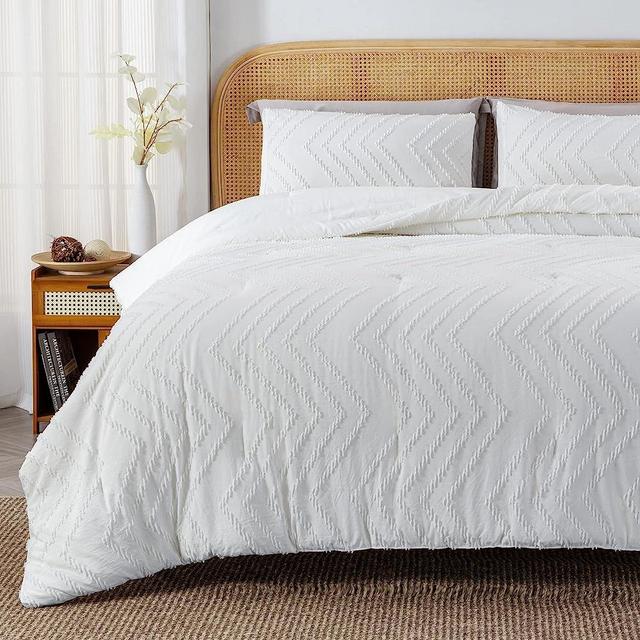 Litanika White Comforter Queen Size Set, Boho Lightweight Fluffy Bedding Comforter Sets for Queen Bed, 3 Pieces Tufted Farmhouse Design for All Seasons
