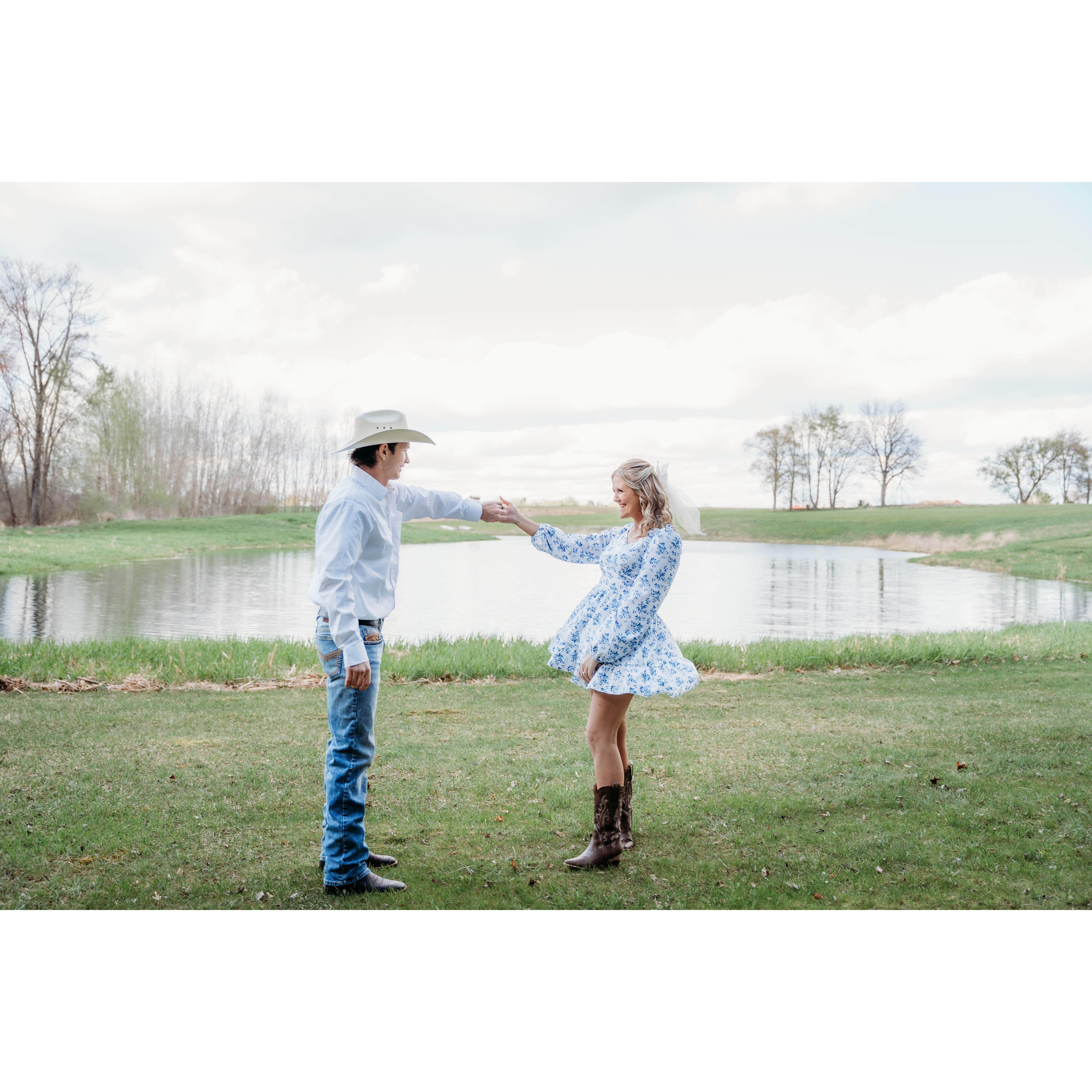 Engagement Photos - Lily Baker Photography