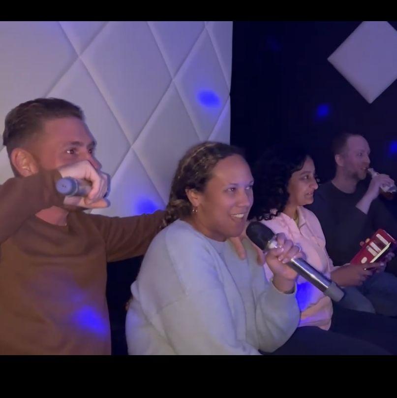 Karaoke partner