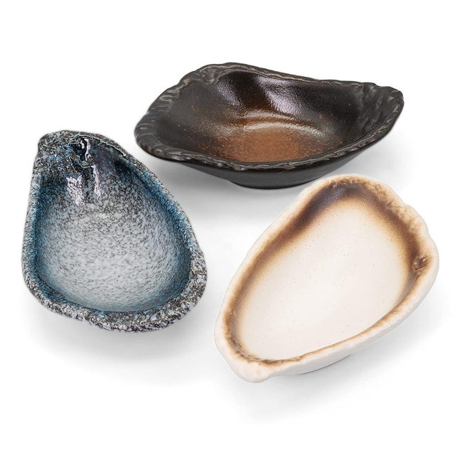 LINXUXIE Ceramic Spoon Rest for Stove Top, 3 PCS Shell-Shaped Stable Glaze Sauce Tray Fruits Dish Porcelain Utensil Spoon Holder for Kitchen Counter Dining Table Decor Easy Clean (NO.1)