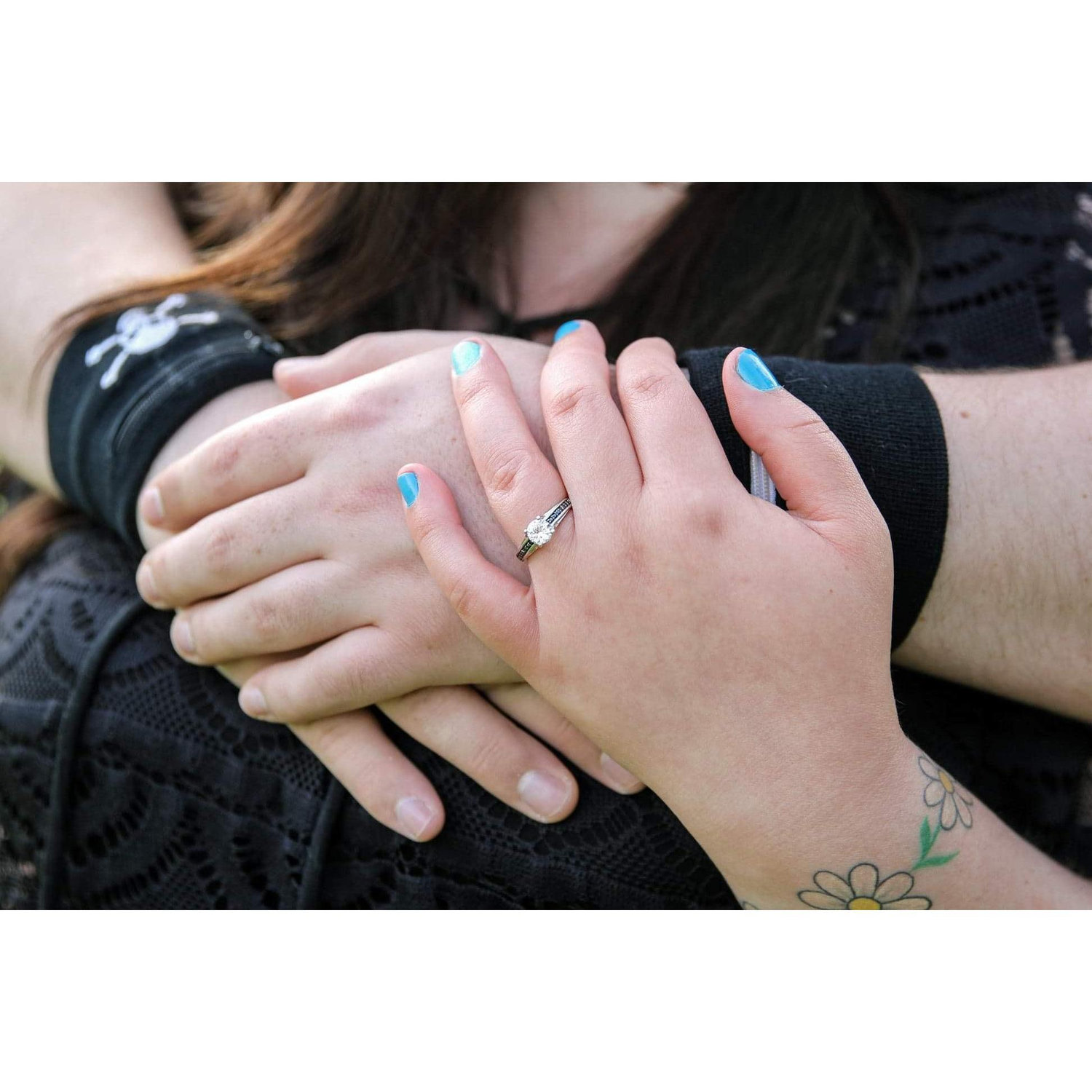 Engagement Photos 🖤
♡Location: North Tonawanda Botanical Gardens
♡Photographer: Alyssa Knowlton, Lyssa Lee Photography