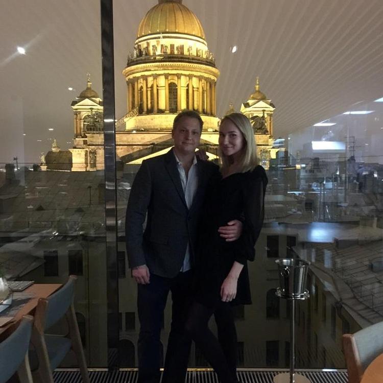 St. Petersburg, Nov'17.
Season 4 Episode 7.
Series addicted. Thanks to St. Pete's famous weather, we spent much of this trip cuddled up watching OA. But we snapped a few cute pics along the way.