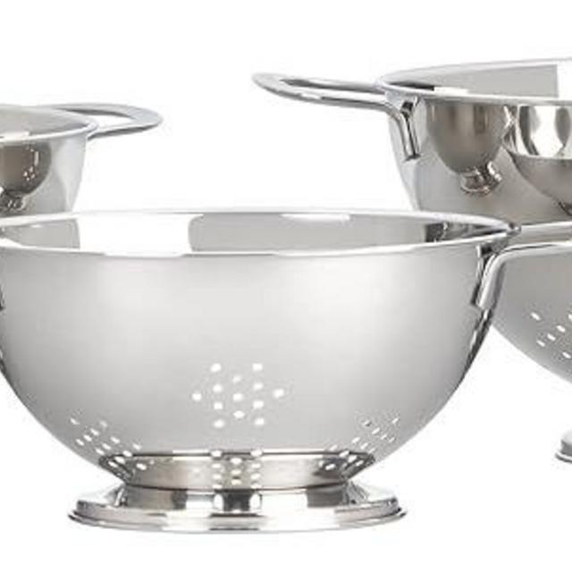 Le Creuset Set of 3 Stackable Colanders, Large, Stainless Steel