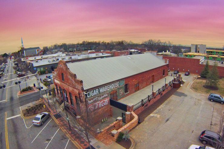 The Wedding Website of Anjela Medeiros and Sam Woods