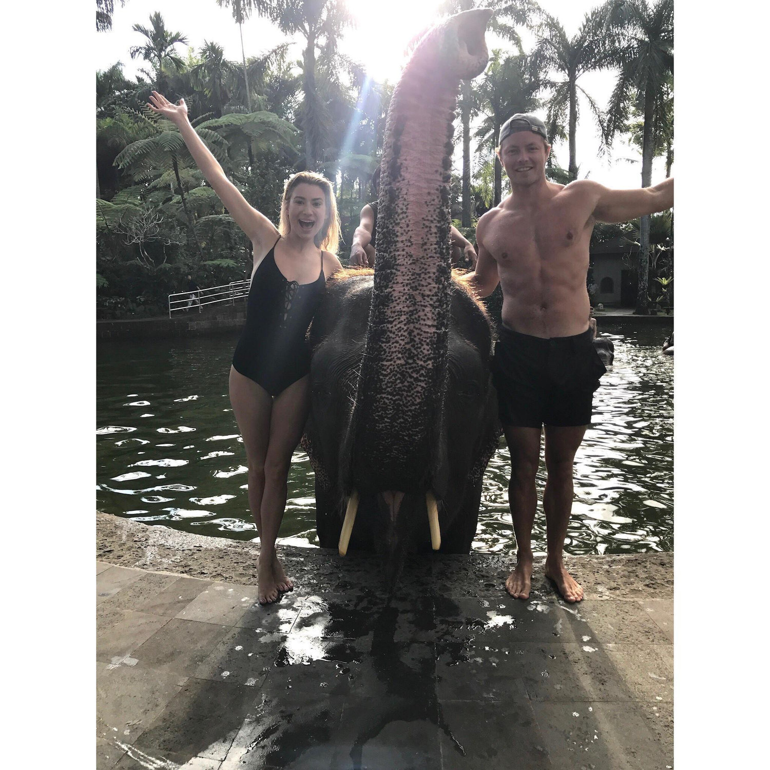 Bali- Swimming with elephants