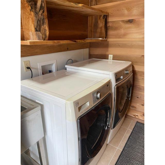 Washer, Dryer available for laundry.