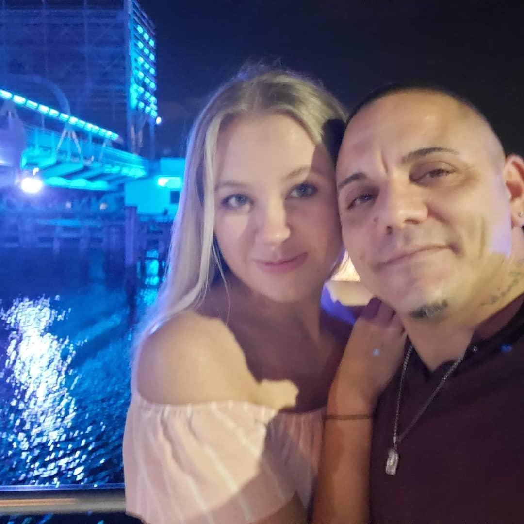 Our First Date! We grabbed a slice of pizza at New York, New York and then took a romantic stroll at Tampa's Riverwalk.
We knew this was only the beginning...