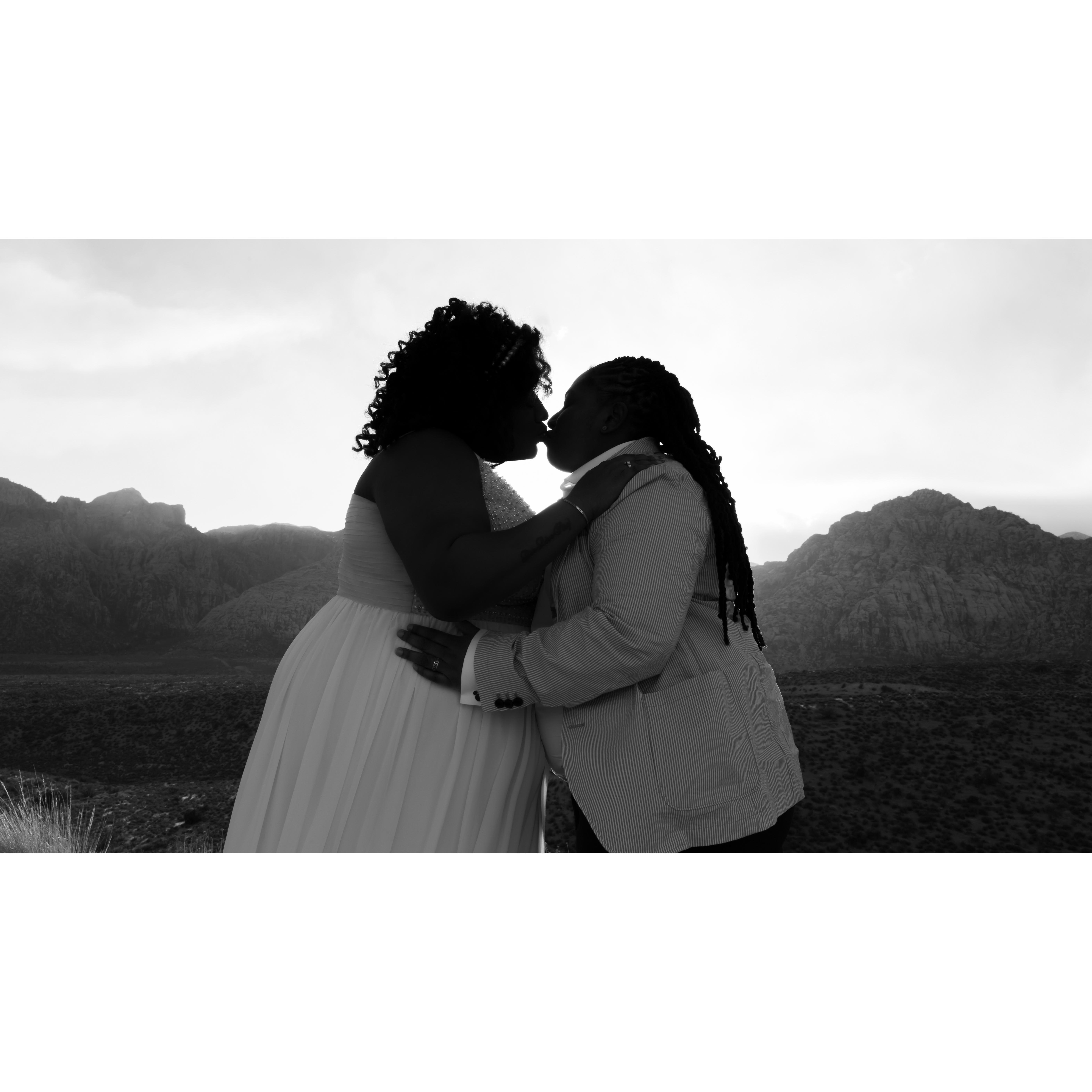 "kiss, kiss"
