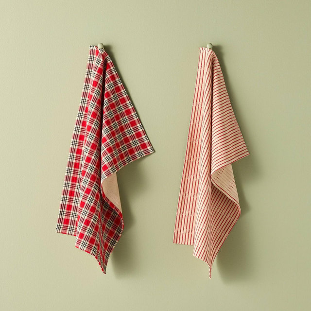 Set of 2 Kitchen Towels Red - Hearth & Hand™ with Magnolia