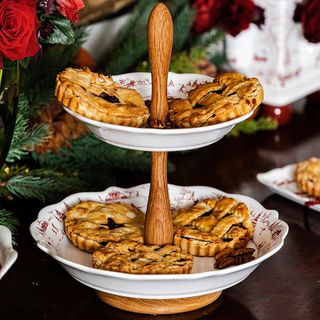 Country Estate Winter Frolic 2-Tier Server