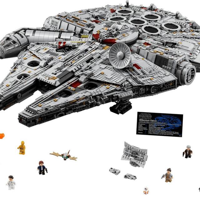 Millennium Falcon Lego Set