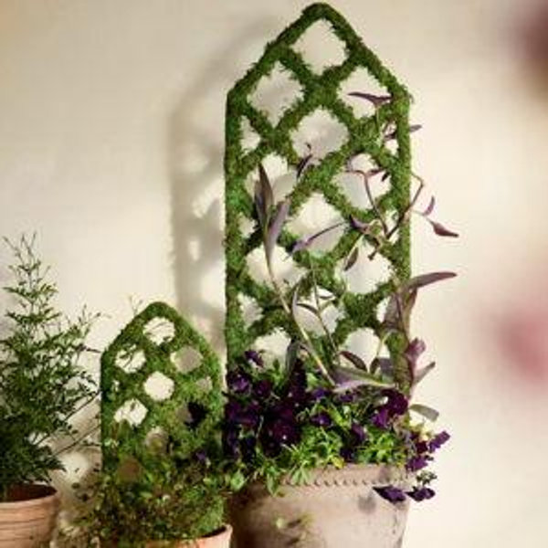 Mossy Diamond Lattice Trellis - 32"